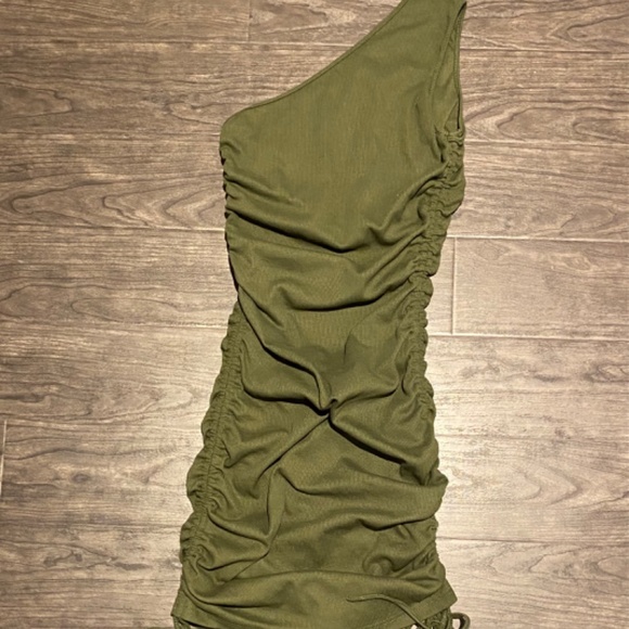 Shein Ruched off the shoulder Dress - Picture 2 of 3